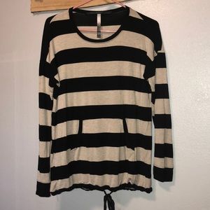 Loose fitted long sleeved stripe top